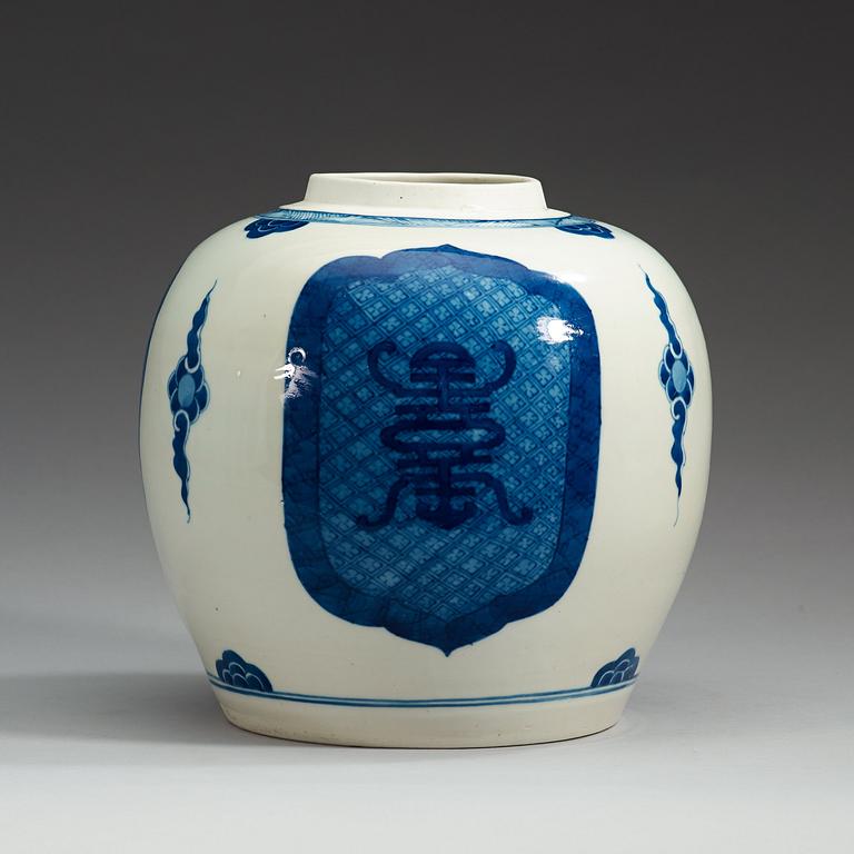 A blue and white jar, Qing dynasty, 18th Century.