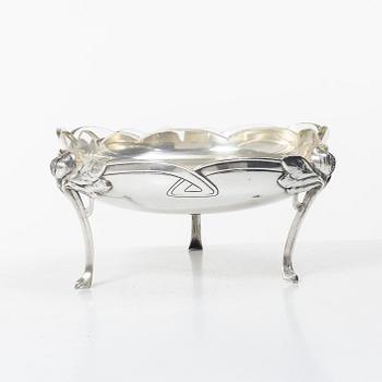 A Jugend silver bowl/stand with glass bowl, Oulu, Finland 1908.