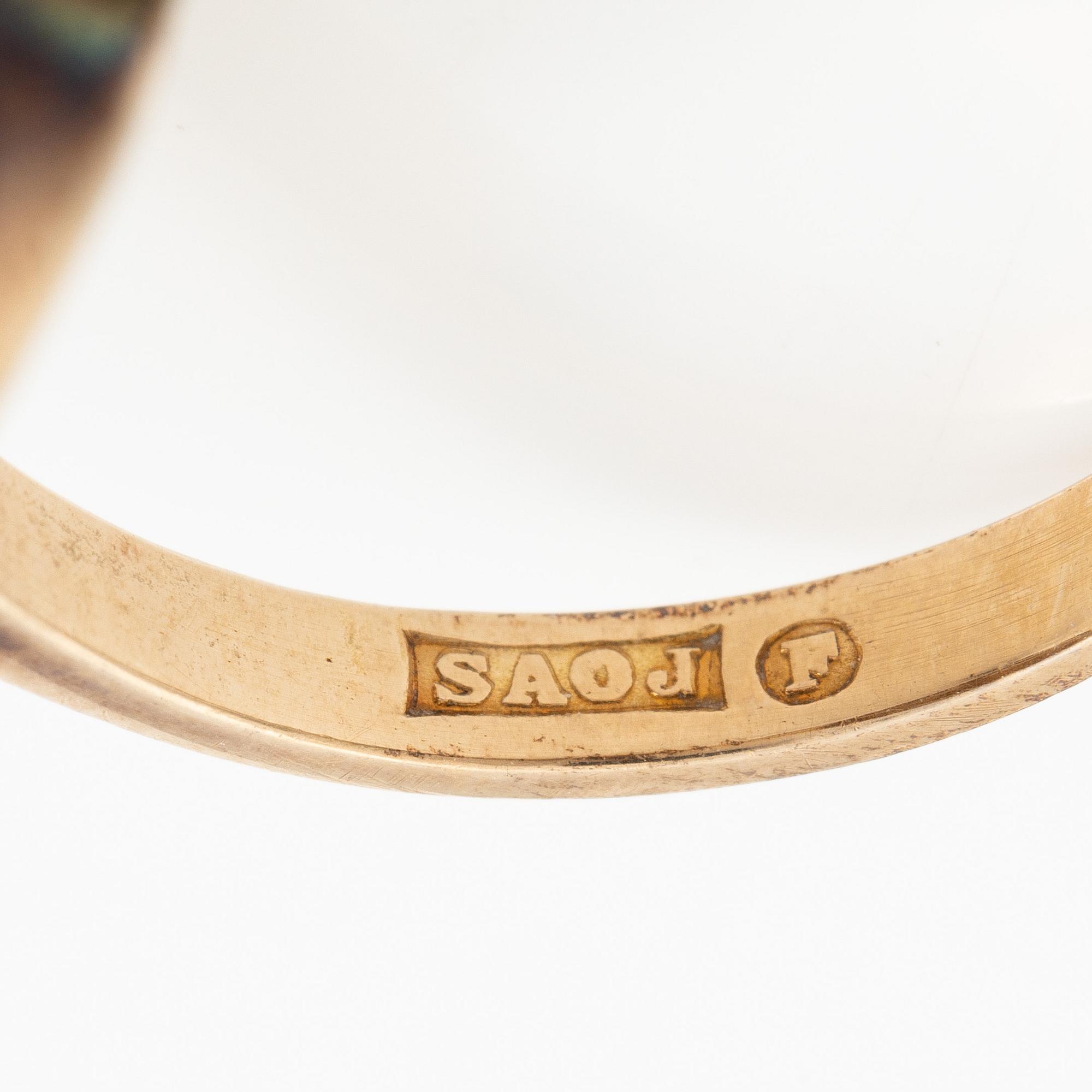 Ring, 18K guld och silver med rosenslipade diamanter, delvis omkring sekelskiftet 1900.