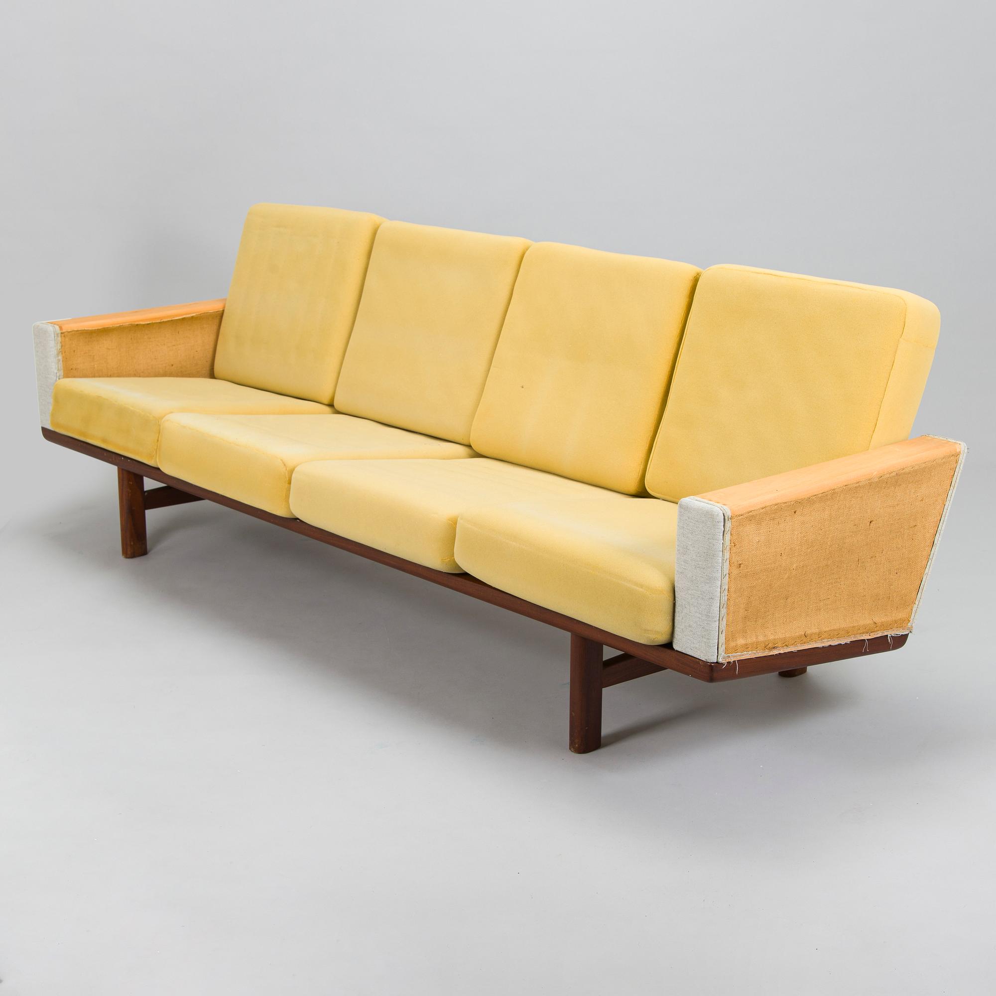 Hans J. Wegner, a mid-20th century 'GE 236/4' sofa for Getama, Gedsted. Denmark.