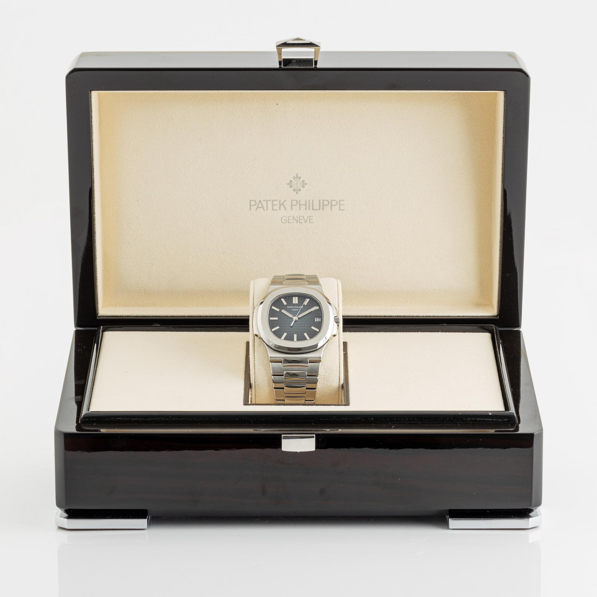 Patek Philippe, Nautilus, ca 2017.