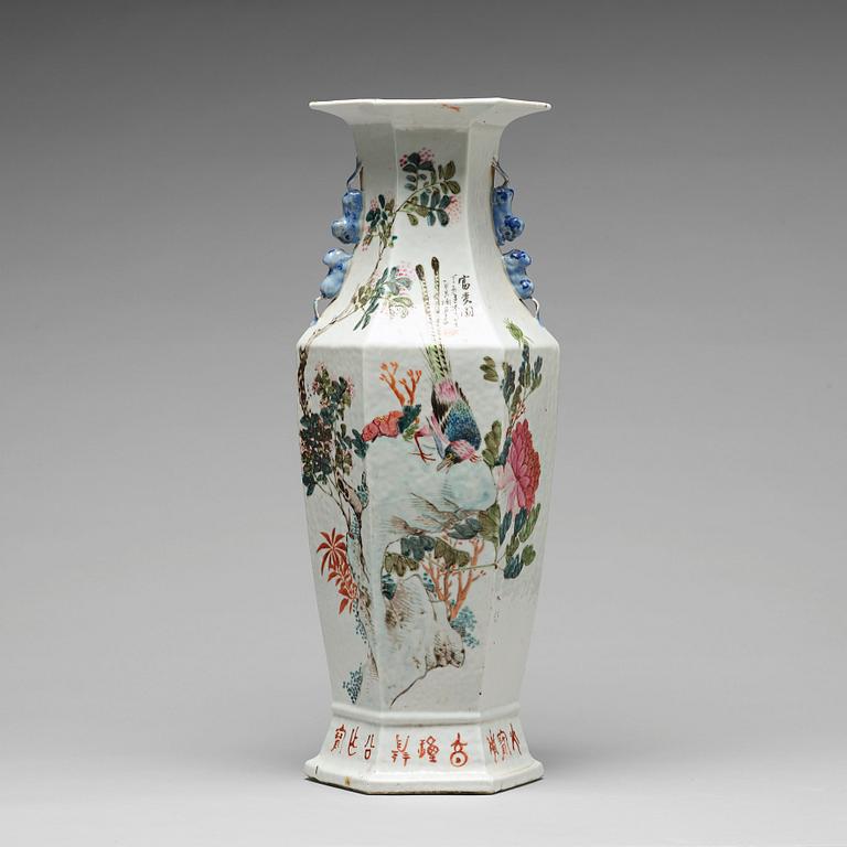 A large Chinese famille rose vase, early 20th Century.