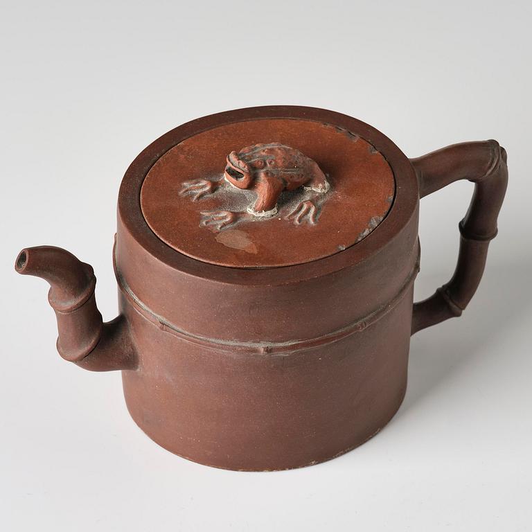 Tekanna med lock, yixinggods. Qingdynastin, 1700-tal.