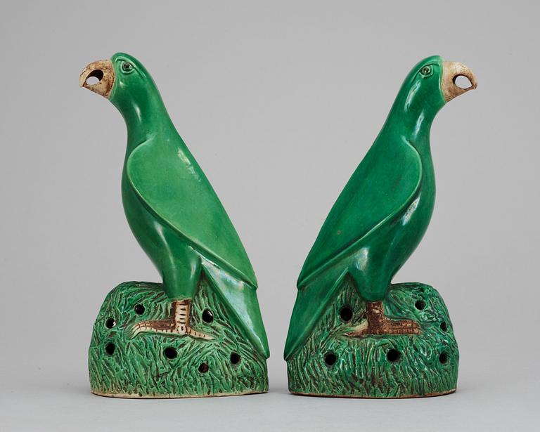 A set of two figurines, China 20th century.