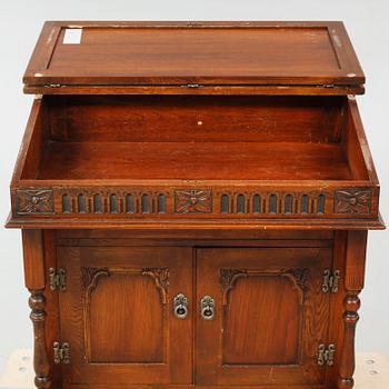 A lectern in English style, made in the first half of the 20th century.