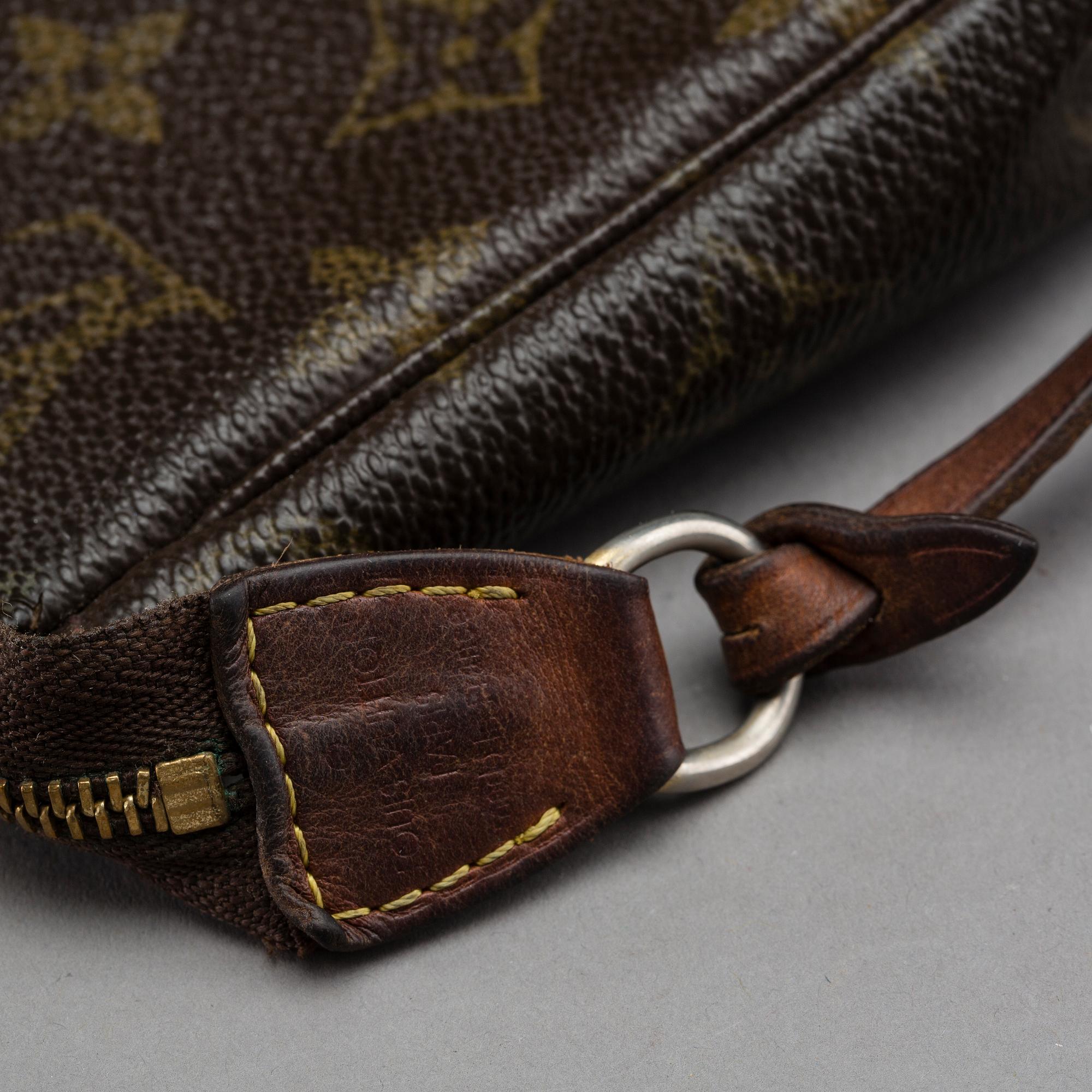 LOUIS VUITTON, "Pochette", väska.