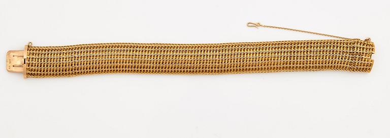 A bracelet with mesh-links.