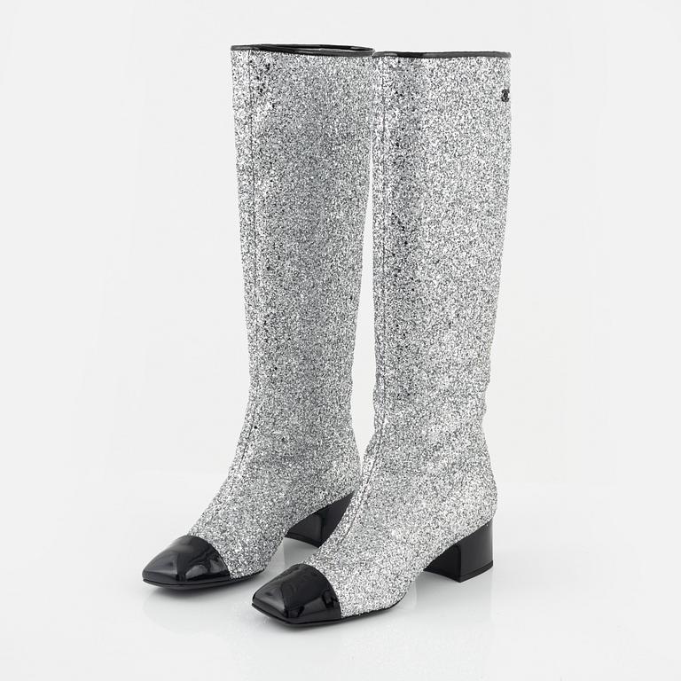 Chanel, a pair of sequin high boots, size 37 1/2.