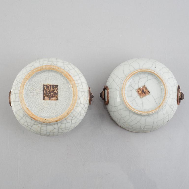 A Chinese ge glazed stoneware brush washer, a vase and two bowls, early 20th century.