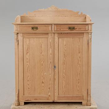 SKÄNK. Nyrenässans, 1800-talets slut.