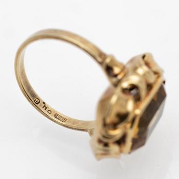 14K gold ring with a citrine.