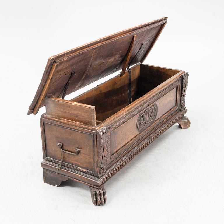 Cassone, Italy, carved decoration, 17th/18th century.