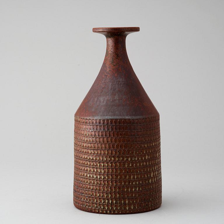 A Stig Lindberg stoneware vase, Gustavsberg Studio 1967.