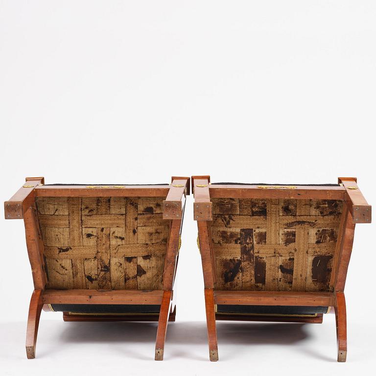 Karmstolar, ett par, Stockholmsarbeten 1800-talets första hälft, Empire.