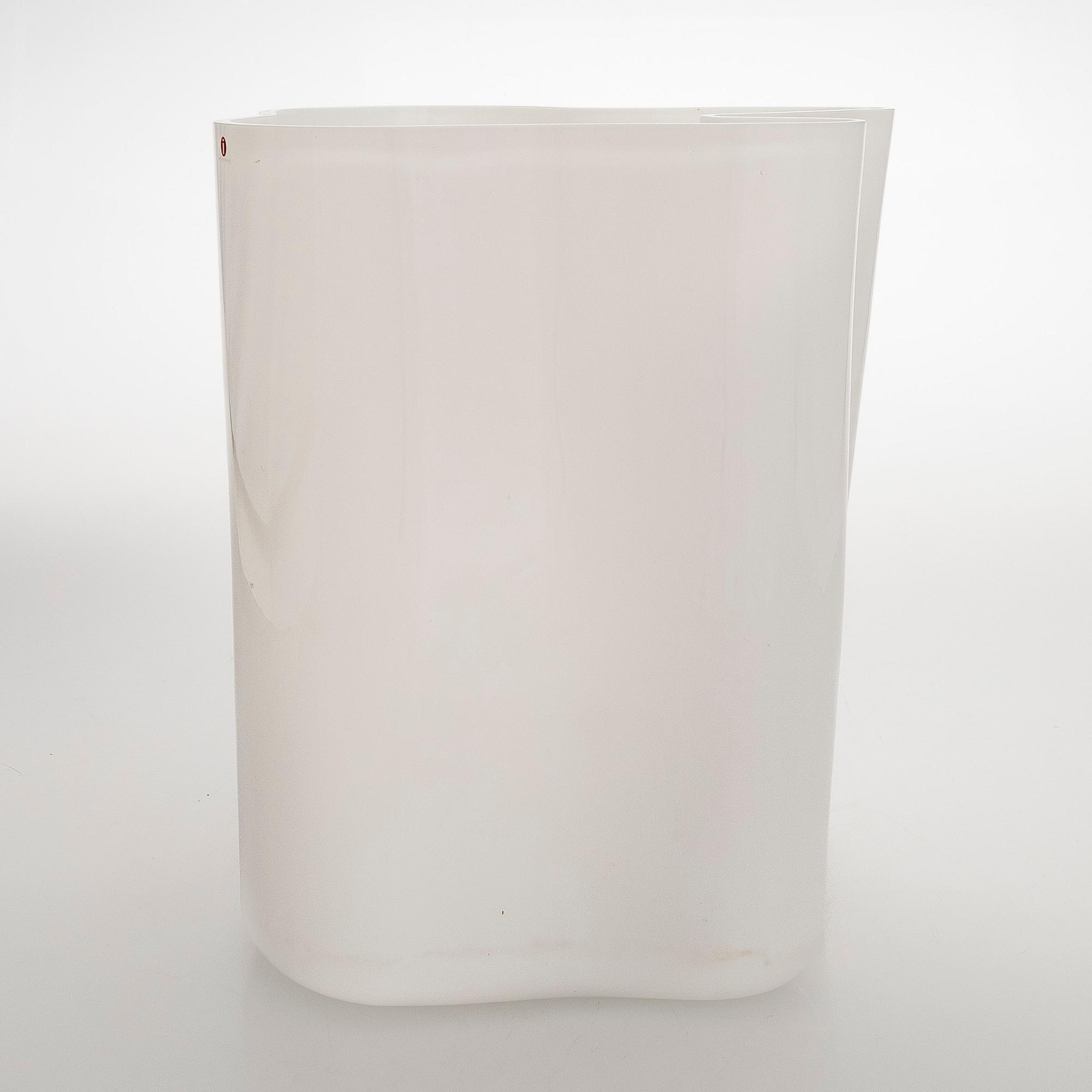 Alvar Aalto, maljakko 3031, signeerattu Alvar Aalto.