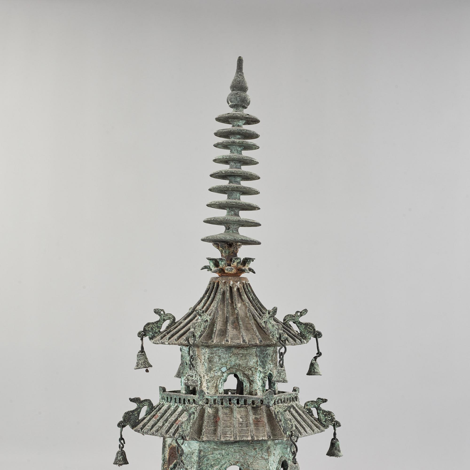 PAGOD, brons. Qingdynasty (1644-1912).