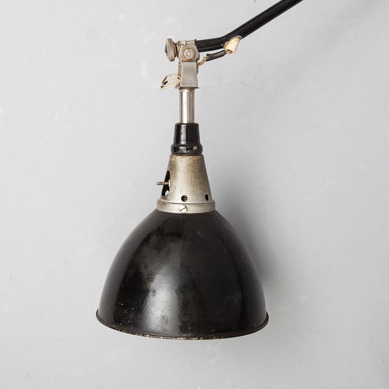 SKRIVBORDSLAMPA, modell 144, Curt Midgard, Fischer, Bauhaus 1930-luku.