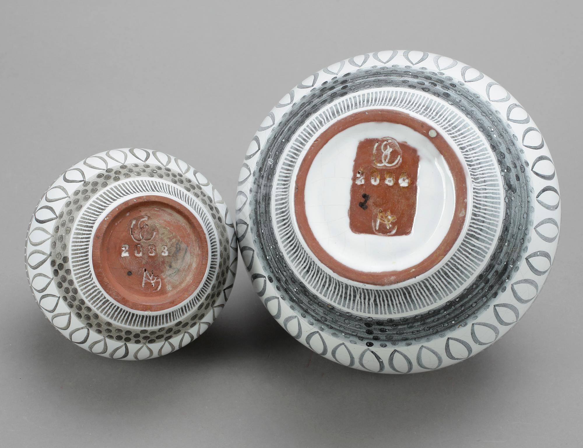 VASER, 2st, "Grafika" Ingrid Atterberg, Upsala Ekeby, 1950-tal.