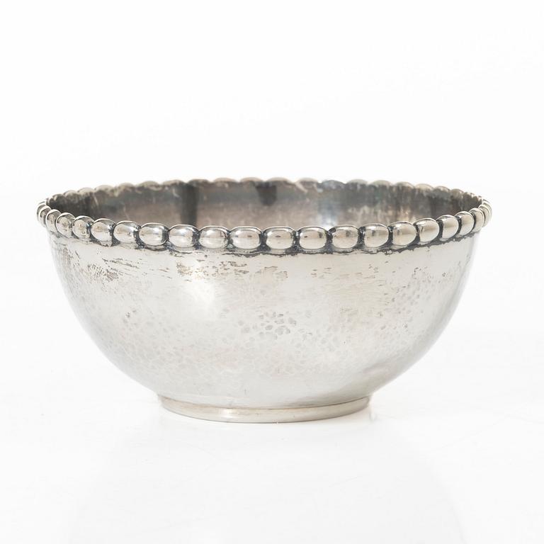 C.G. Hallberg, skål med fat, silver, Stockholm 1923.