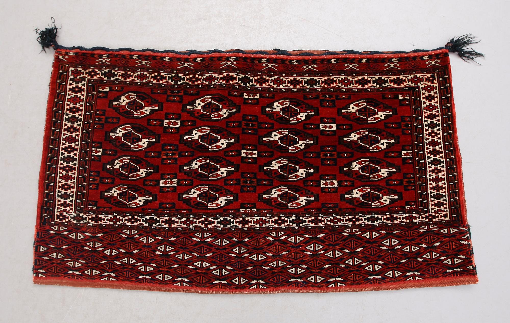 KAMELVÄSKA, Bochara, Tekketyp, old. Ca 74 x 128 cm.
