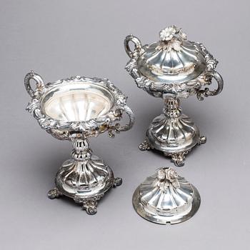 Gustaf Möllenborg, Stockholm 1854, Sockerskålar, ett par, silver, nyrokoko.