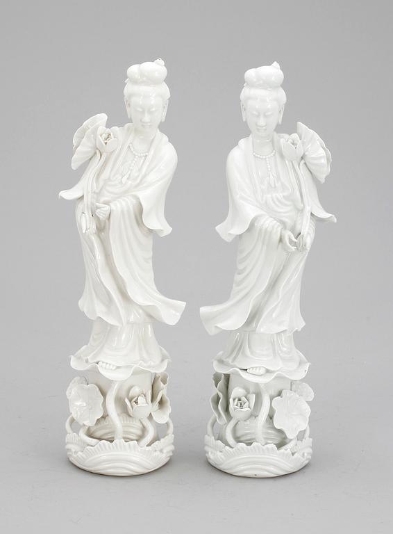 FIGURINER, ett par, porslin, blanc de chine, Kina, 1900-talets mitt.