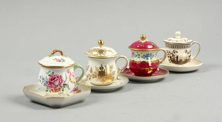 CREMEKOPPAR med LOCK, 22 st, porslin, bl.a Meissen, Rörstrand, Royal Copenhagen, Dresden, Limoges och Wedgwood.