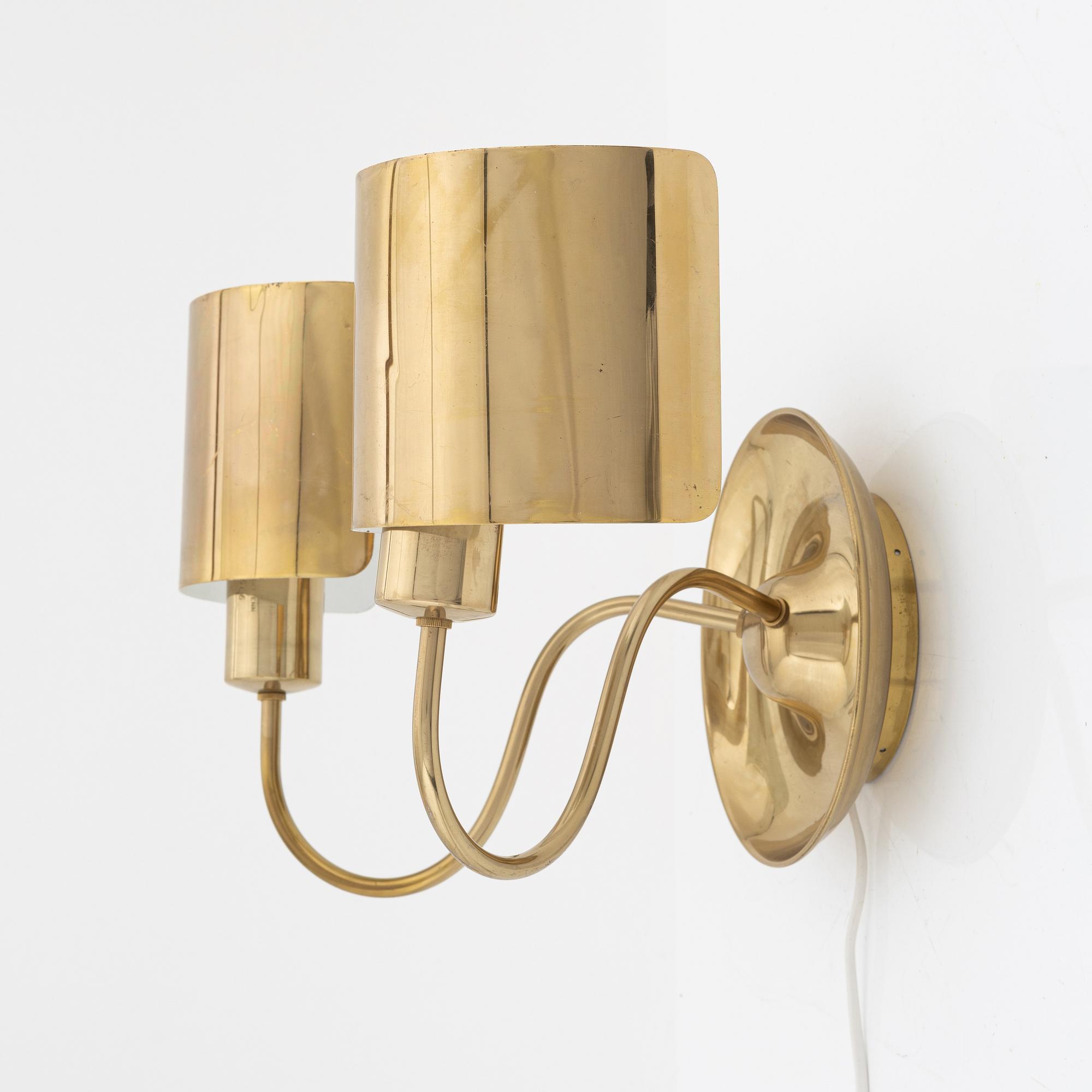 Josef Frank, a model '2365' brass wall light, Firma Svenskt Tenn.