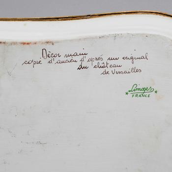 BRICKA, porslin, Limoges, Frankrike, 1900-talets första hälft.