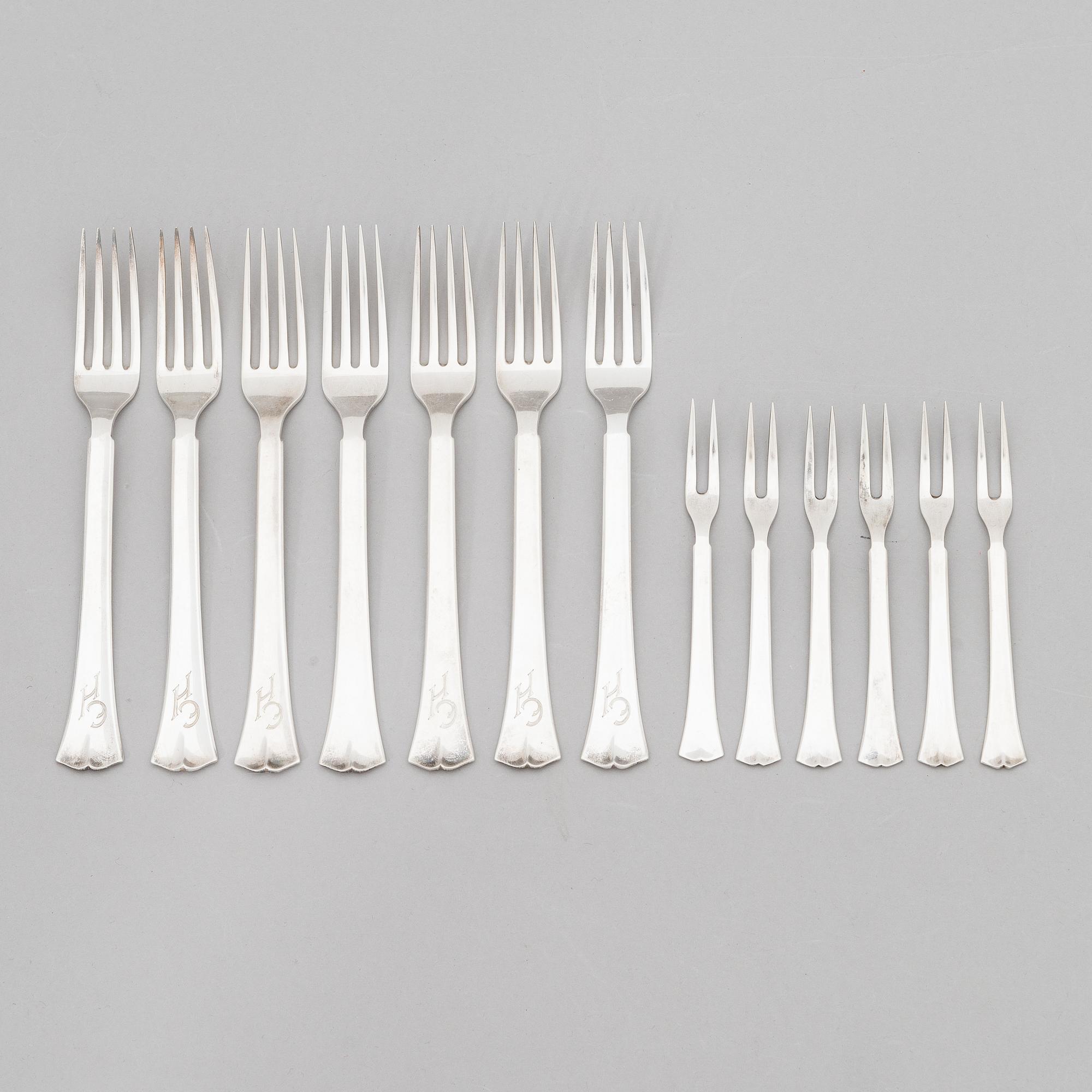 A 39-piece set of 'Jousi' (Bow) silver cutlery, Kultakeskus, Hämeeninna 1953-1966.