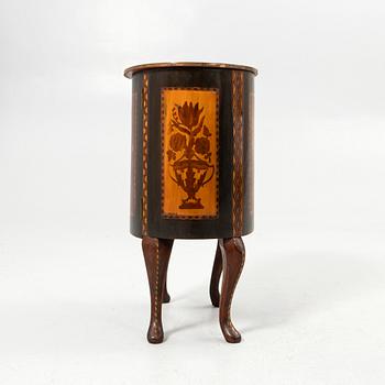Cabinet, early 20th century.