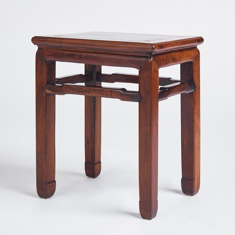 A small huali table/stool 'Fangdeng', 17/18th century.