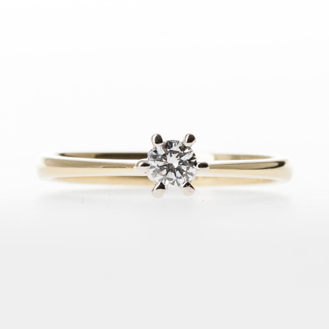 RING, 18K guld, briljantslipad diamant ca 0,20 ct. Vikt 2,7 g.