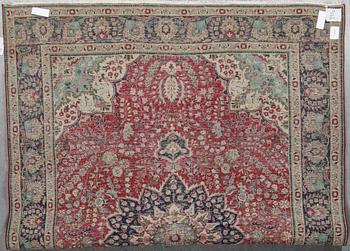 MATTA, sannolikt Täbris, ca 288X206 cm.