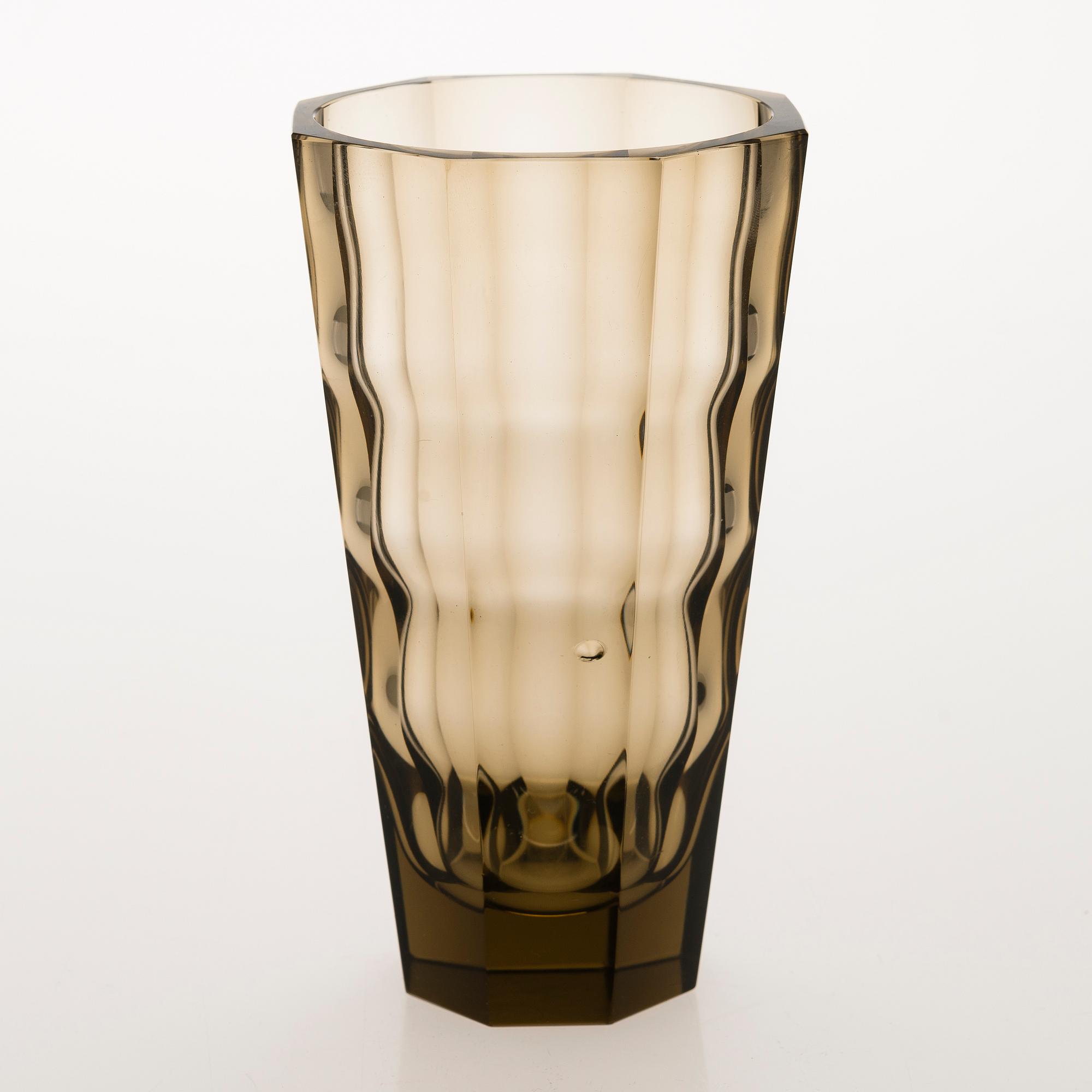 GÖRAN HONGELL, A late 1930's glass vase "Optical glass", Karhula.