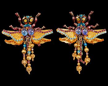 1476. A pair of earrings in the shape of a dragon-fly by Lunch at the Ritz, USA.