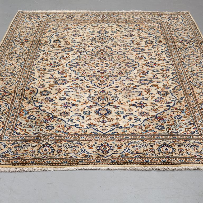 A CARPET, Keshan, ca 288 x 199 cm.