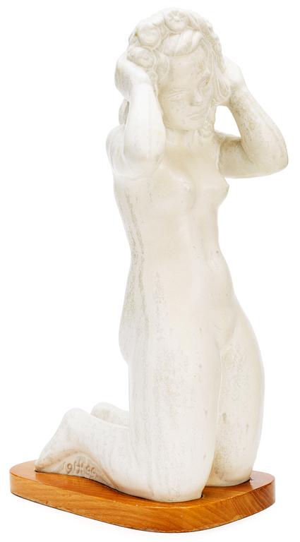 A Harald Salomon stoneware sculpture of a female in the nude, Rörstrand 1944.