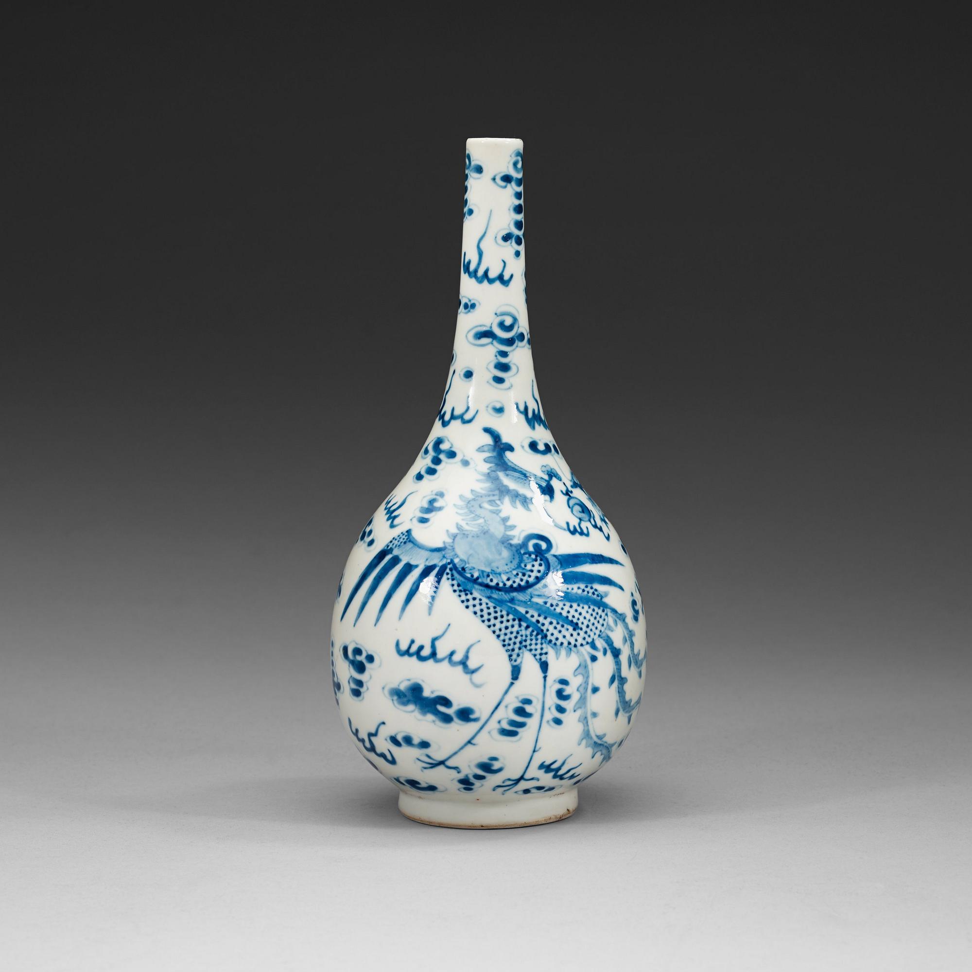 FLASKA, porslin. Qingdynastin, 1800-tal.
