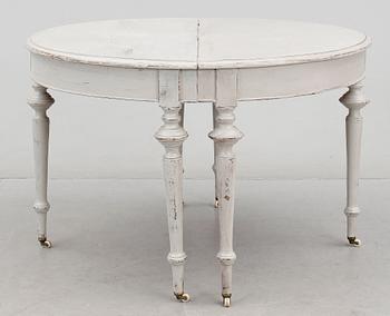 HALVMÅNEBORD, ett par, nyrenässans, 1800-talets slut.