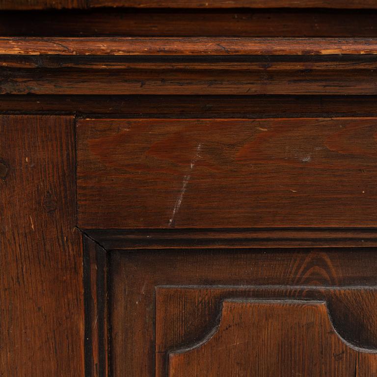 A cabinet, 18th Century.