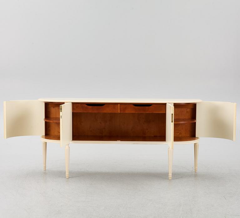 Sideboard, gustaviansk stil, Oscar Edv. Ekelunds Snickerifabriks AB, Virserum, 1900-talets andra hälft.