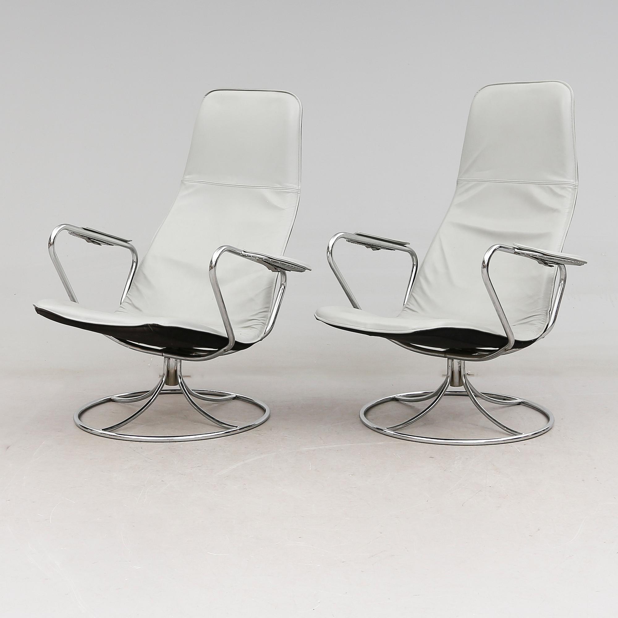 FÅTÖLJER, 1 par, 1900-talets andra hälft.