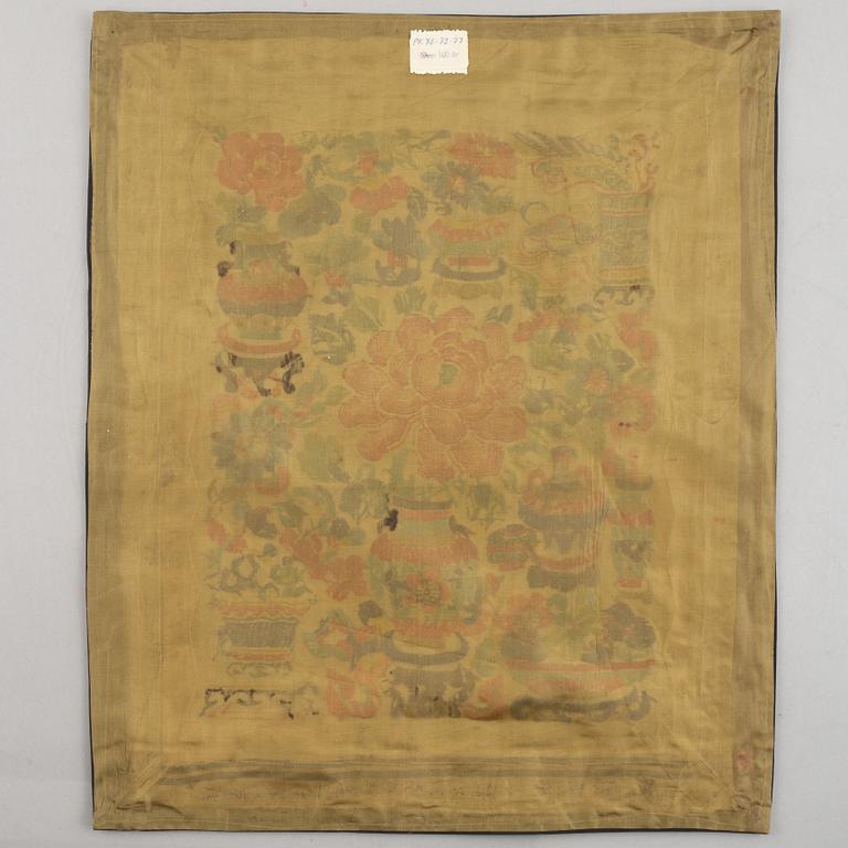 A group of five Chinese silk textiles, late Qing dynasty / first part of the 20th century.