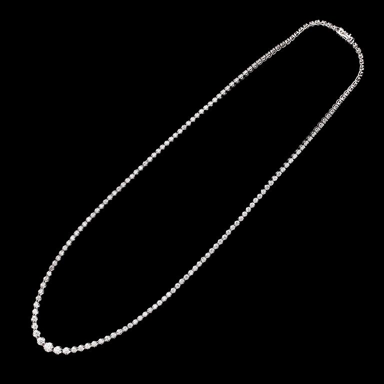 COLLIER, 18k vitguld, briljantslipade diamanter tot ca 3.78 ct.