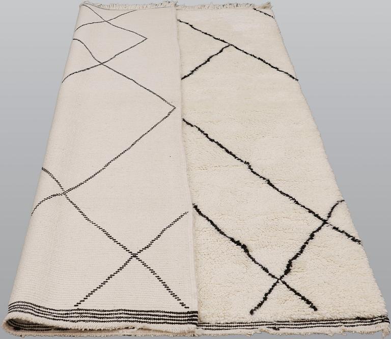 Matta, Marocko, ca 254 x 160 cm.