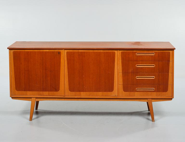 SIDEBOARD, 1900-talets andra hälft.