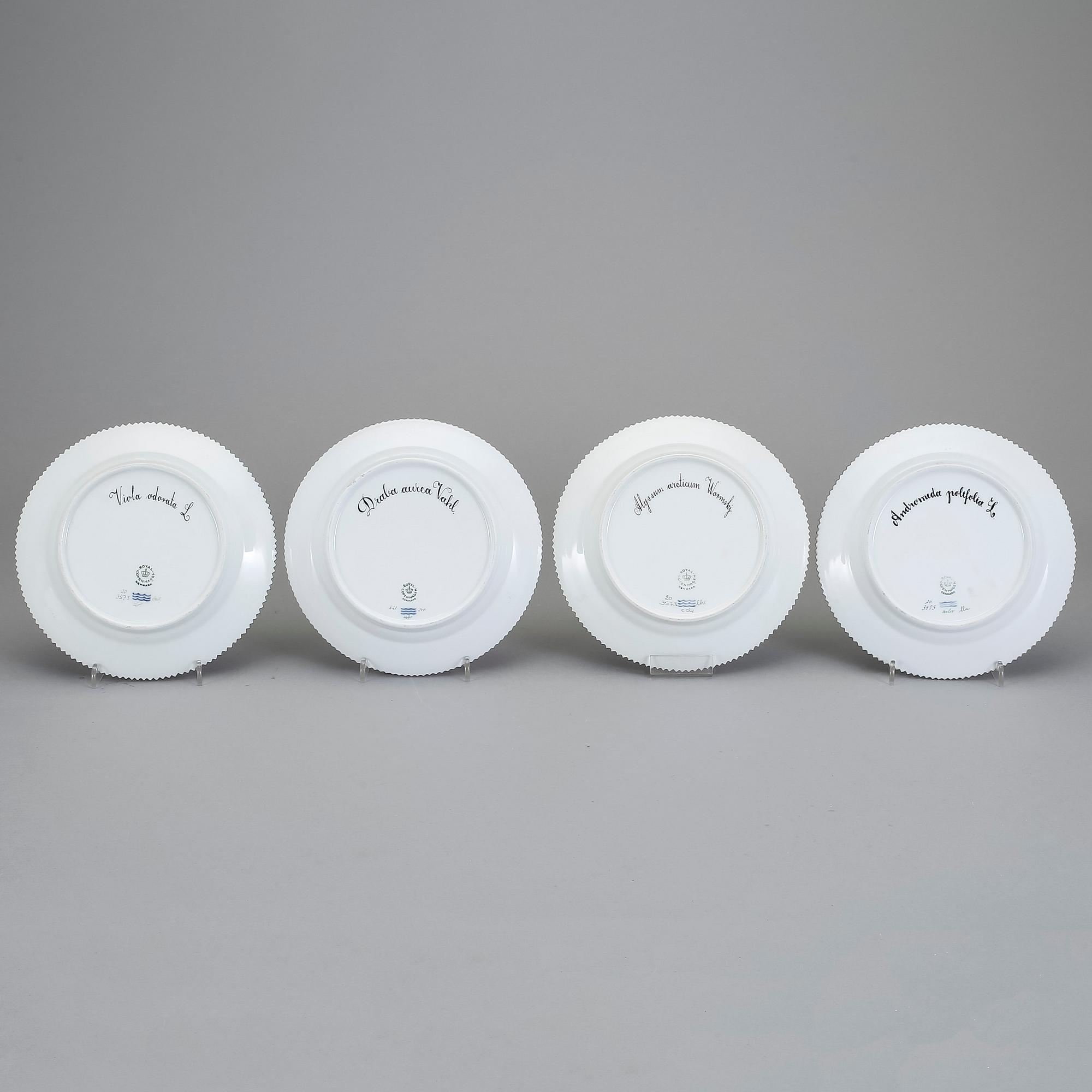 ASSIETTER 4 st, porslin. "Flora Danica", Royal Copenhagen.
