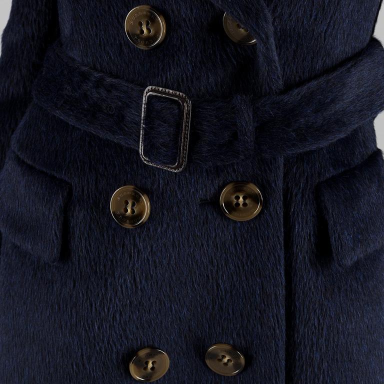 A Burberry womens brushed alpaca and wool-blend coat, size IT44.