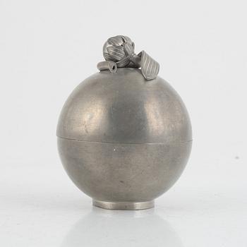 Nils Fougstedt, a pewter bonbonniere, model "A 999", Firma Svenskt Tenn, Stockholm 1930.